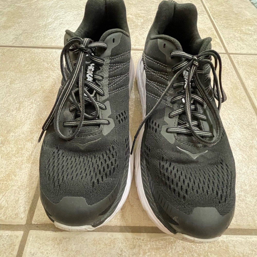 Hoka Clifton 6